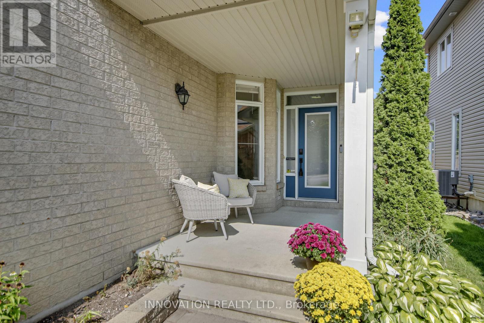 16 Sauble Drive, Ottawa, Ontario  K2M 2Y3 - Photo 2 - X12394190