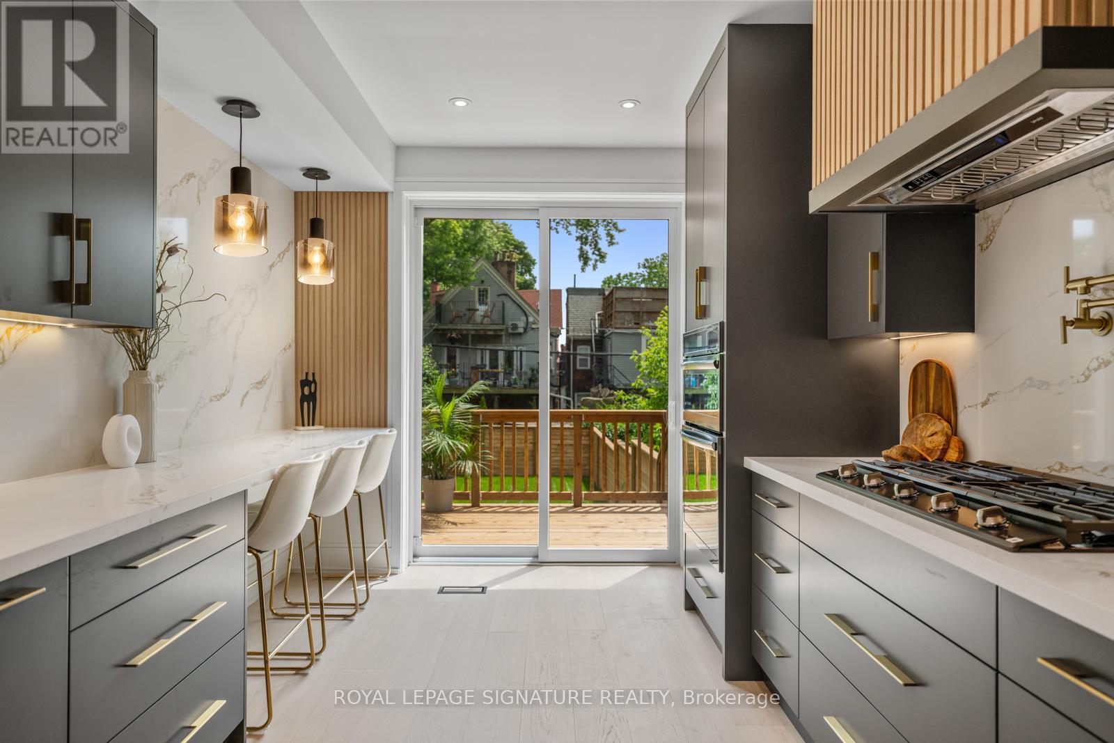 11 Victor Avenue, Toronto, Ontario  M4K 1A7 - Photo 14 - E12394085