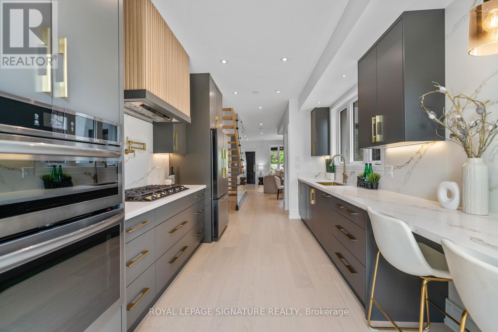 11 Victor Avenue, Toronto, Ontario  M4K 1A7 - Photo 16 - E12394085