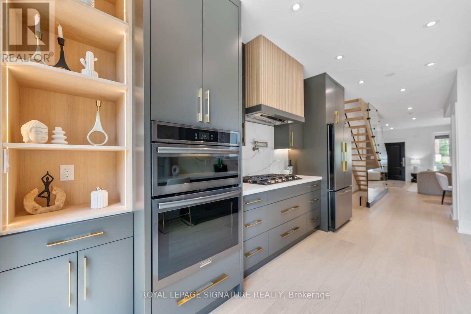 11 Victor Avenue, Toronto, Ontario  M4K 1A7 - Photo 17 - E12394085
