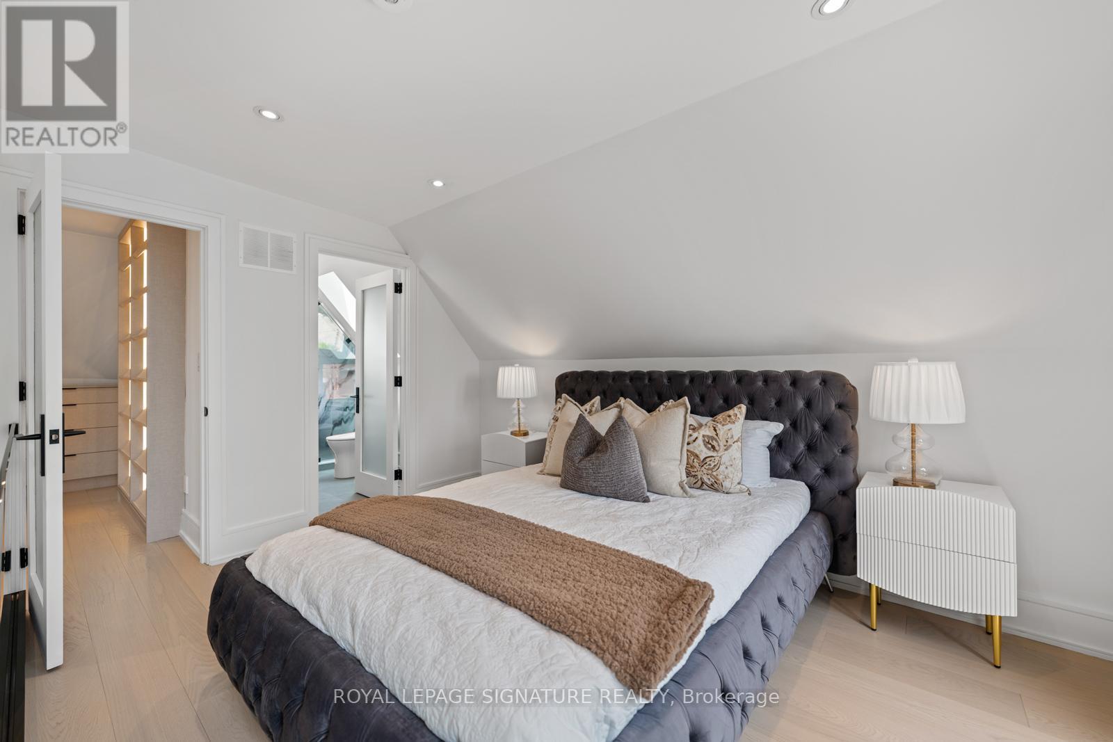 11 Victor Avenue, Toronto, Ontario  M4K 1A7 - Photo 21 - E12394085