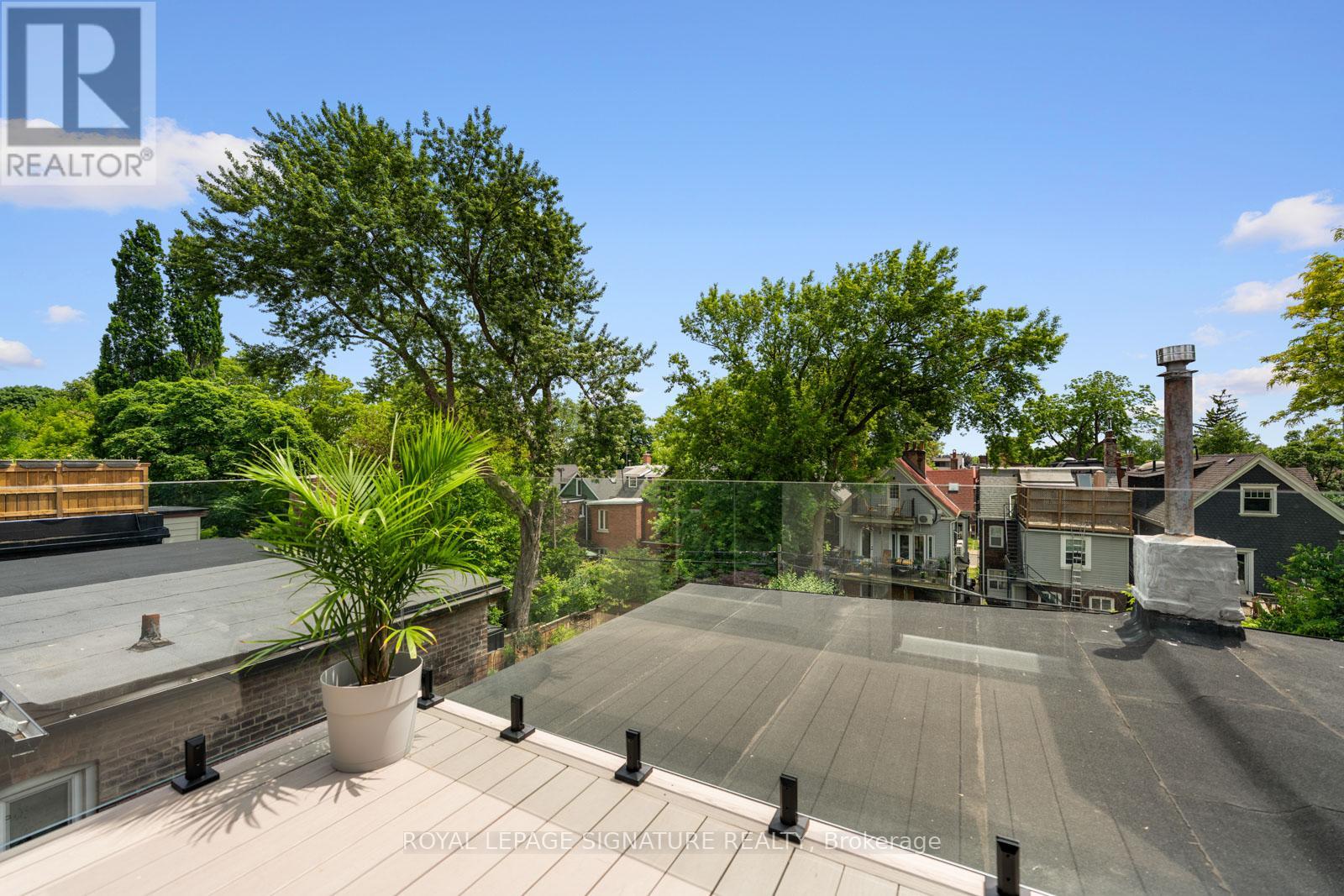 11 Victor Avenue, Toronto, Ontario  M4K 1A7 - Photo 23 - E12394085