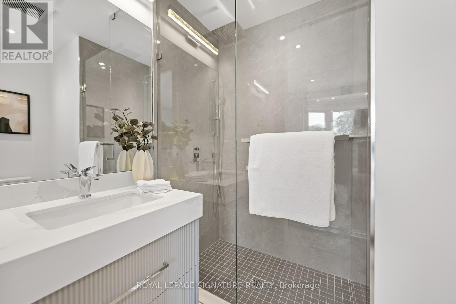 11 Victor Avenue, Toronto, Ontario  M4K 1A7 - Photo 30 - E12394085