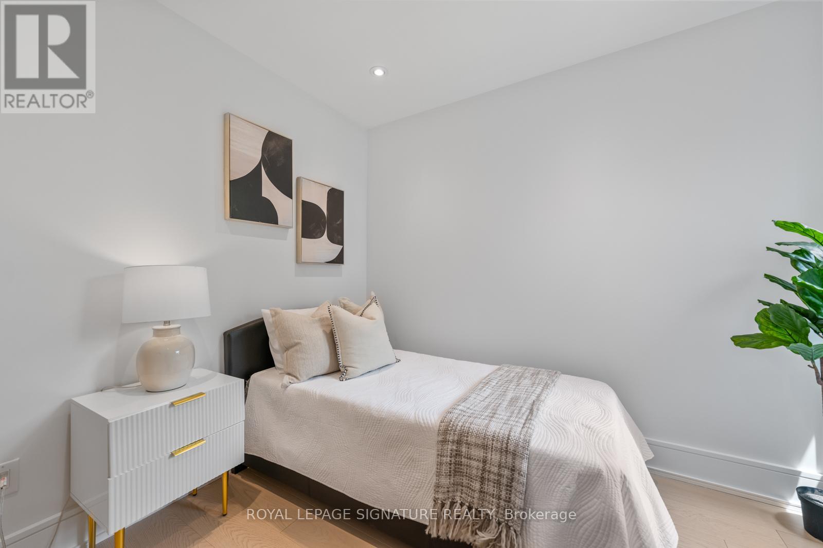 11 Victor Avenue, Toronto, Ontario  M4K 1A7 - Photo 32 - E12394085