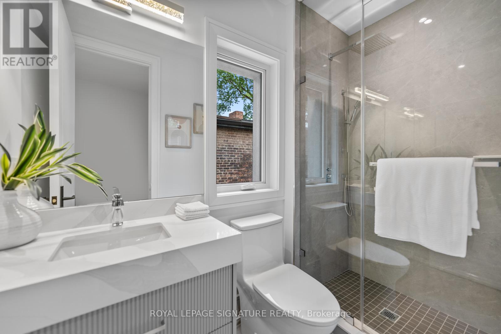 11 Victor Avenue, Toronto, Ontario  M4K 1A7 - Photo 34 - E12394085