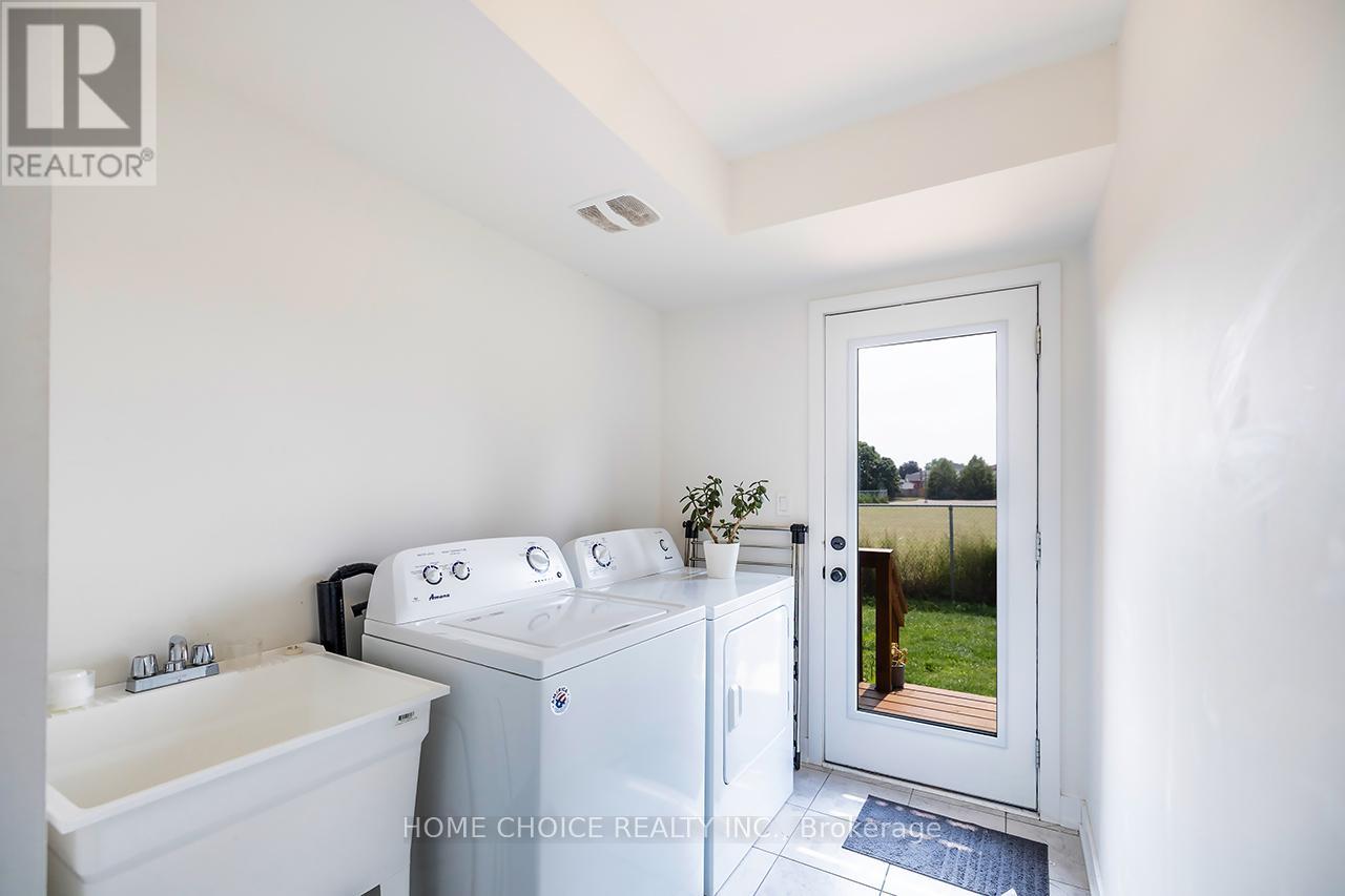 936 Kicking Horse Path, Oshawa (Mclaughlin), Ontario  L1J 0B4 - Photo 5 - E12394094