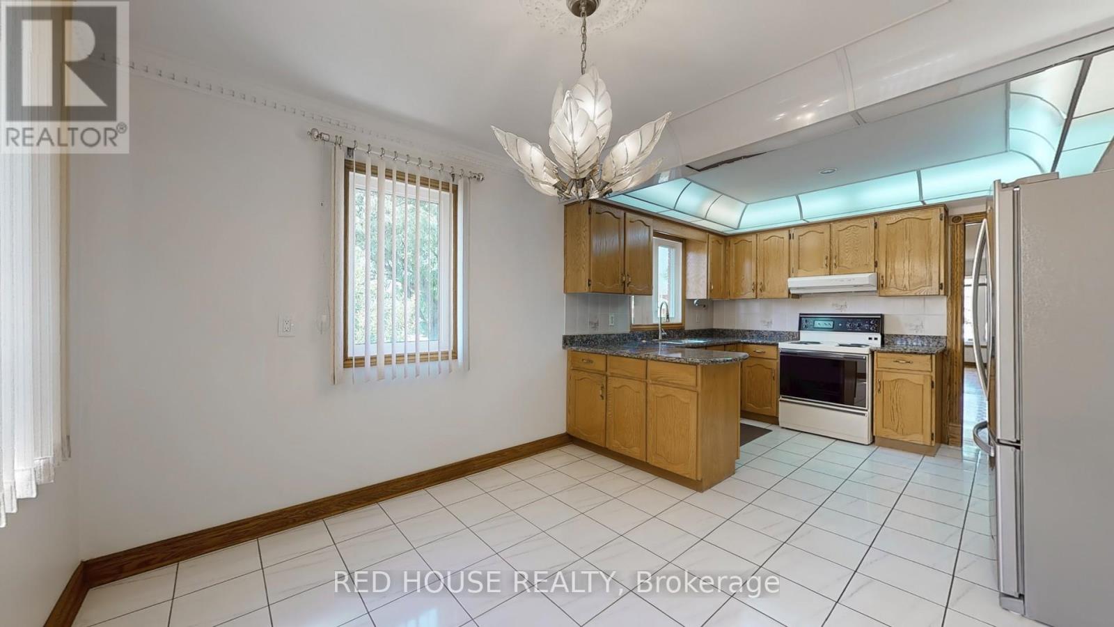 1 Dante Court, Vaughan, Ontario  L4L 7V4 - Photo 10 - N12394004