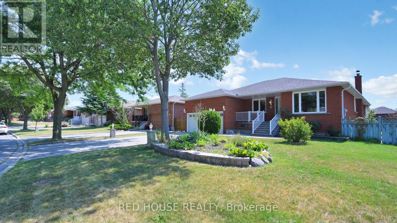 1 Dante Court, Vaughan, Ontario  L4L 7V4 - Photo 2 - N12394004