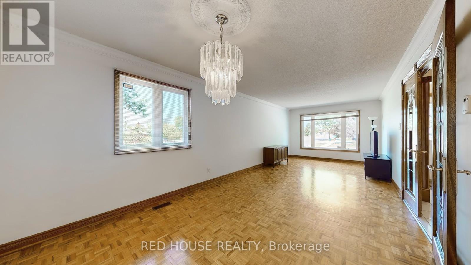 1 Dante Court, Vaughan, Ontario  L4L 7V4 - Photo 3 - N12394004
