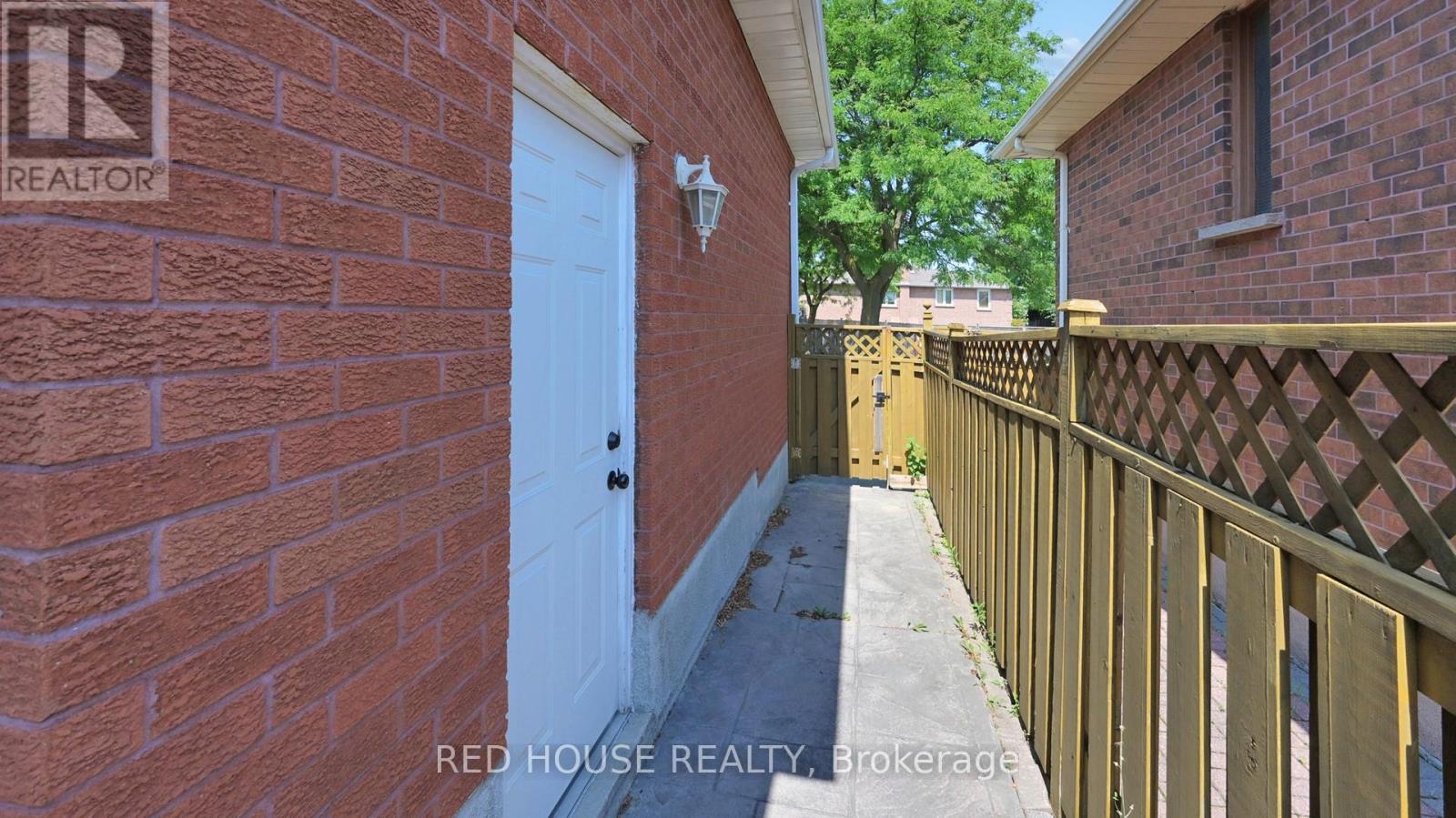 1 Dante Court, Vaughan, Ontario  L4L 7V4 - Photo 37 - N12394004