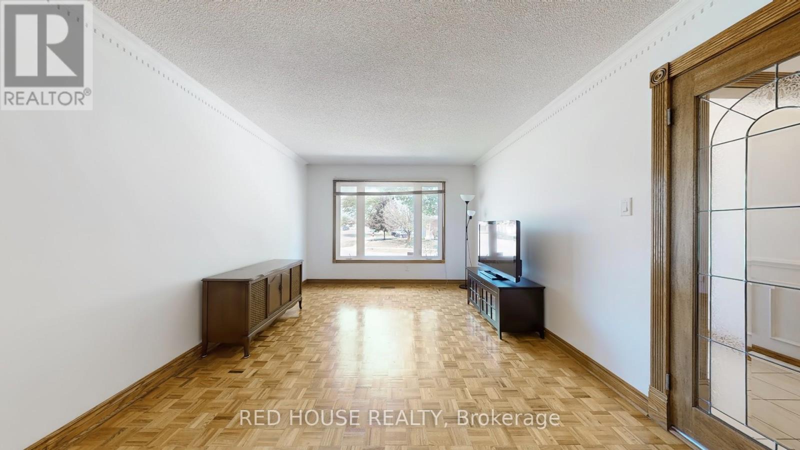 1 Dante Court, Vaughan, Ontario  L4L 7V4 - Photo 4 - N12394004