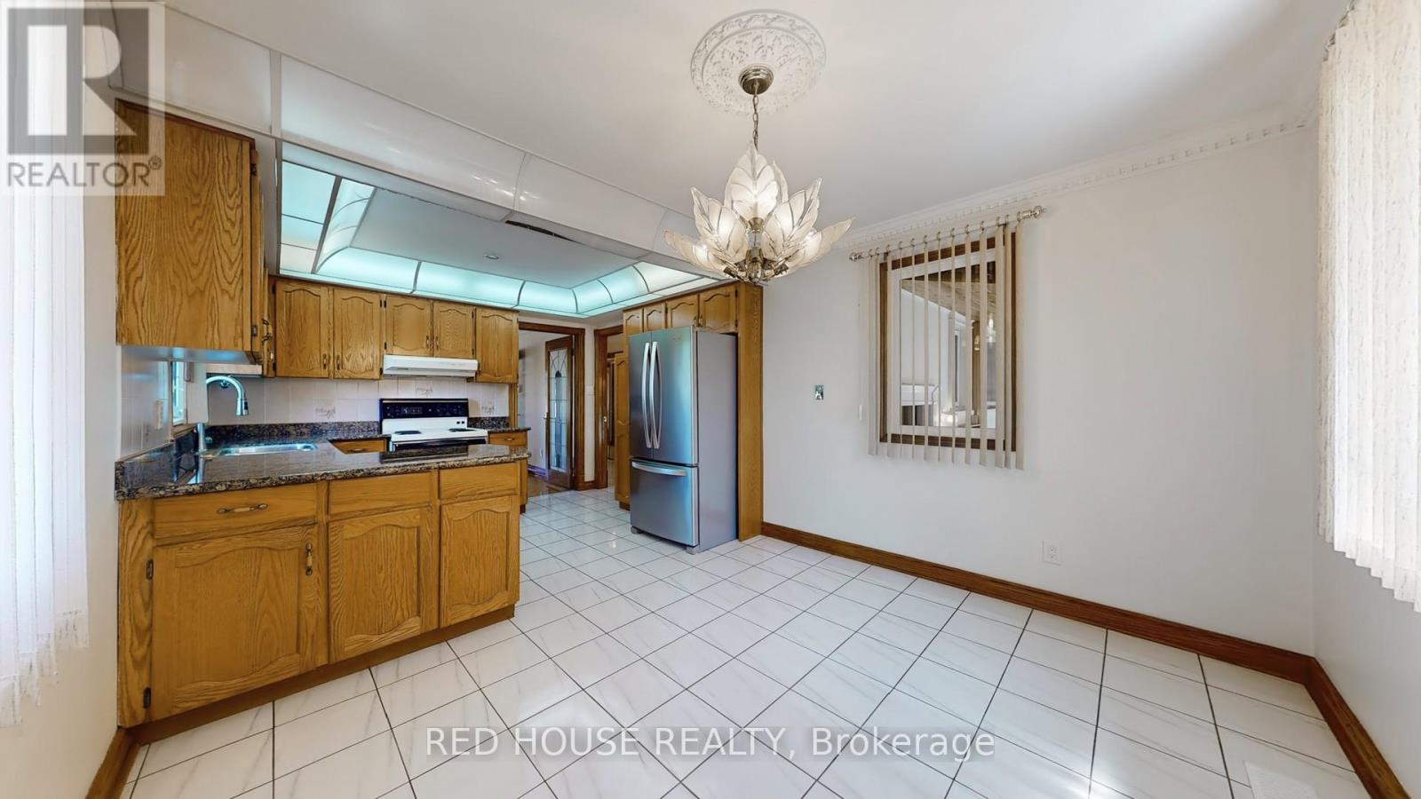 1 Dante Court, Vaughan, Ontario  L4L 7V4 - Photo 9 - N12394004