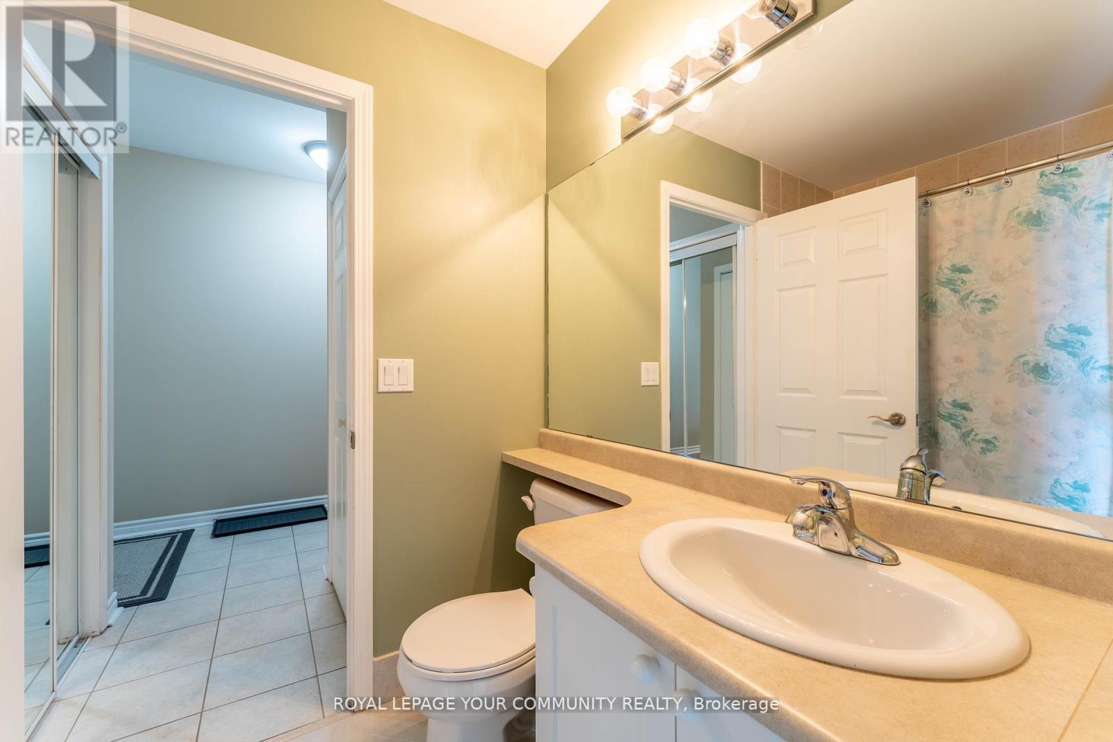 110 - 11121 Yonge Street, Richmond Hill, Ontario  L4C 0S7 - Photo 13 - N12394013