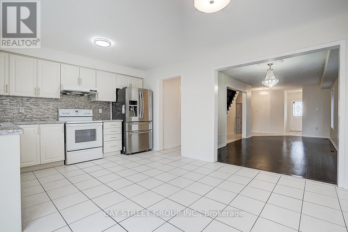 11 Tara Crescent, Markham, Ontario  L3S 4S7 - Photo 10 - N12394043