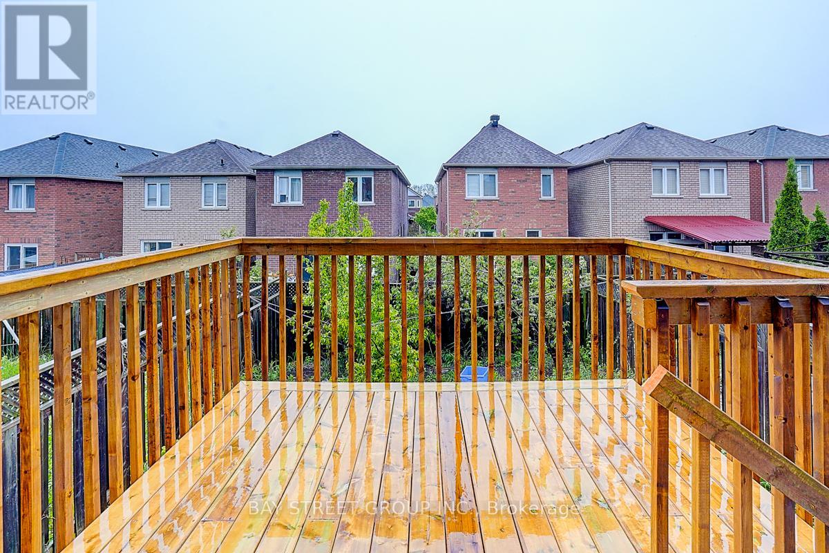 11 Tara Crescent, Markham, Ontario  L3S 4S7 - Photo 12 - N12394043