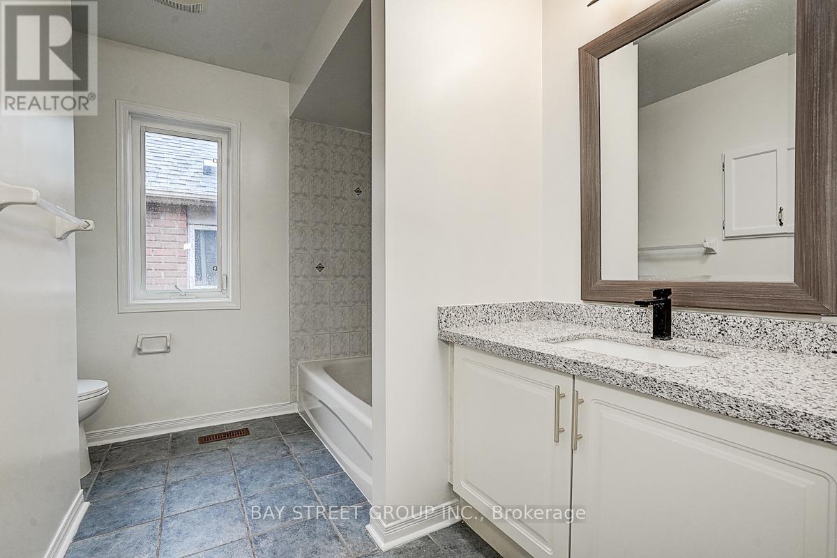 11 Tara Crescent, Markham, Ontario  L3S 4S7 - Photo 21 - N12394043