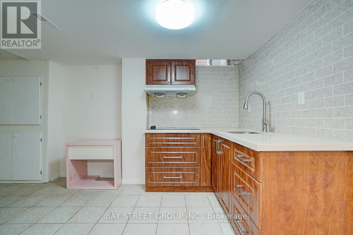 11 Tara Crescent, Markham, Ontario  L3S 4S7 - Photo 25 - N12394043