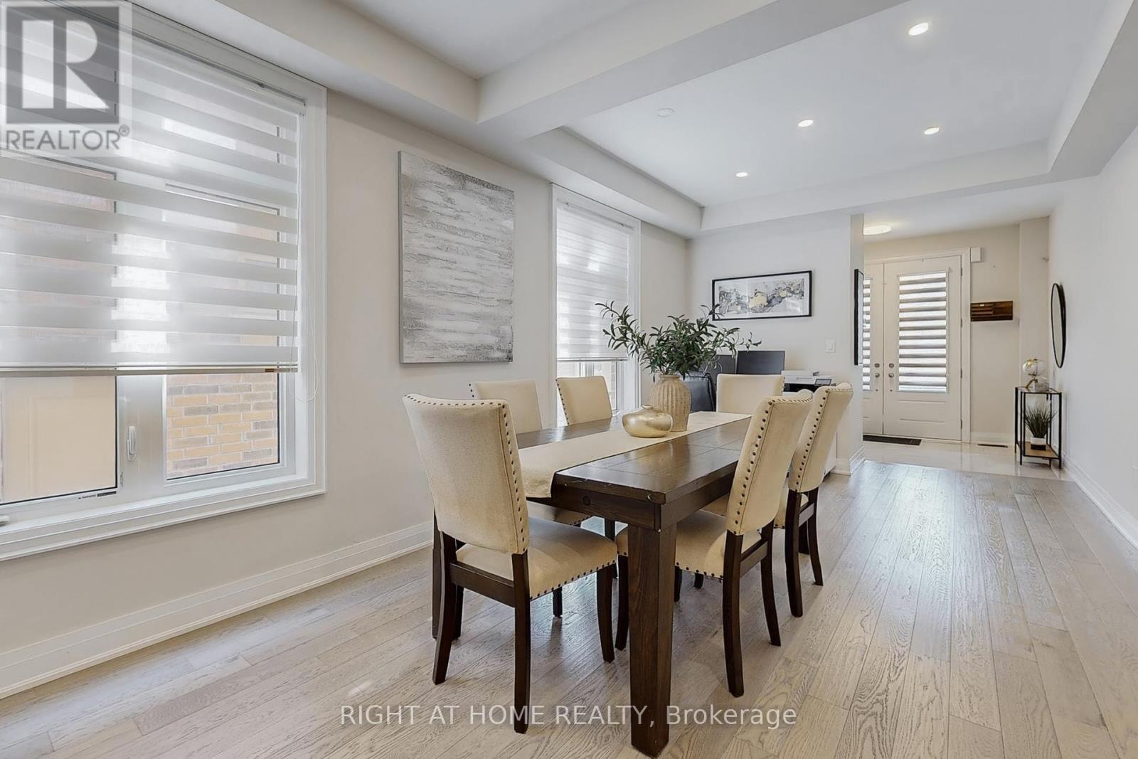 46 Prunella Crescent, East Gwillimbury, Ontario  L9N 0S7 - Photo 6 - N12394044