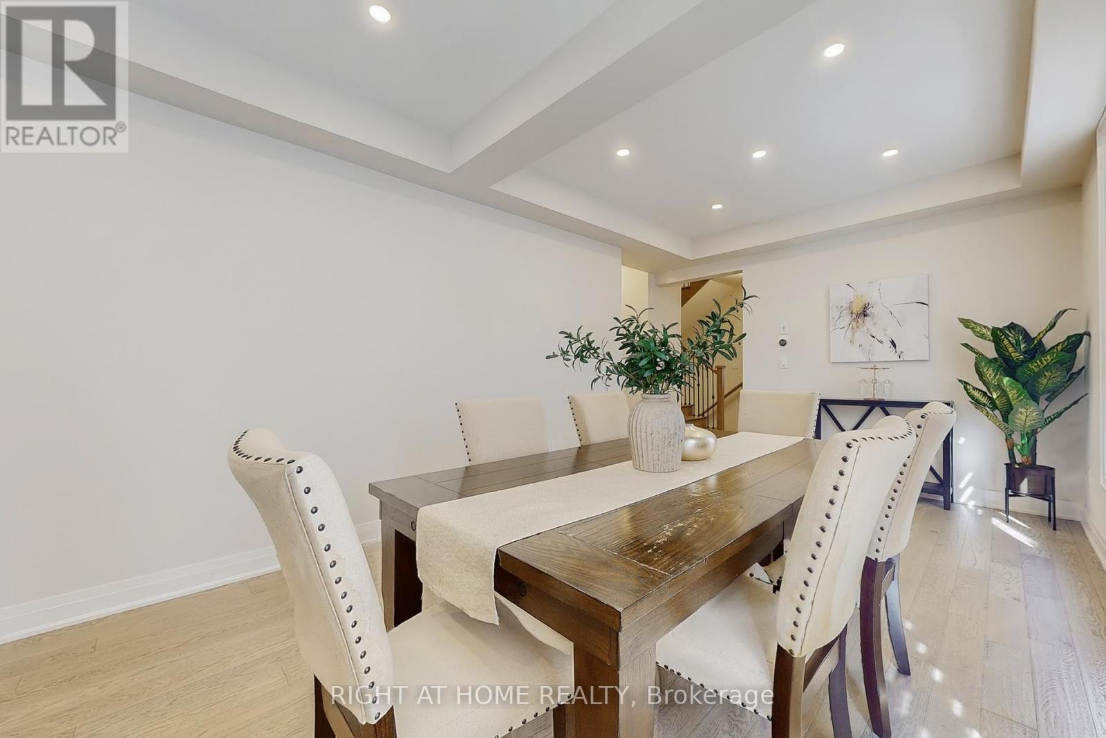 46 Prunella Crescent, East Gwillimbury, Ontario  L9N 0S7 - Photo 8 - N12394044