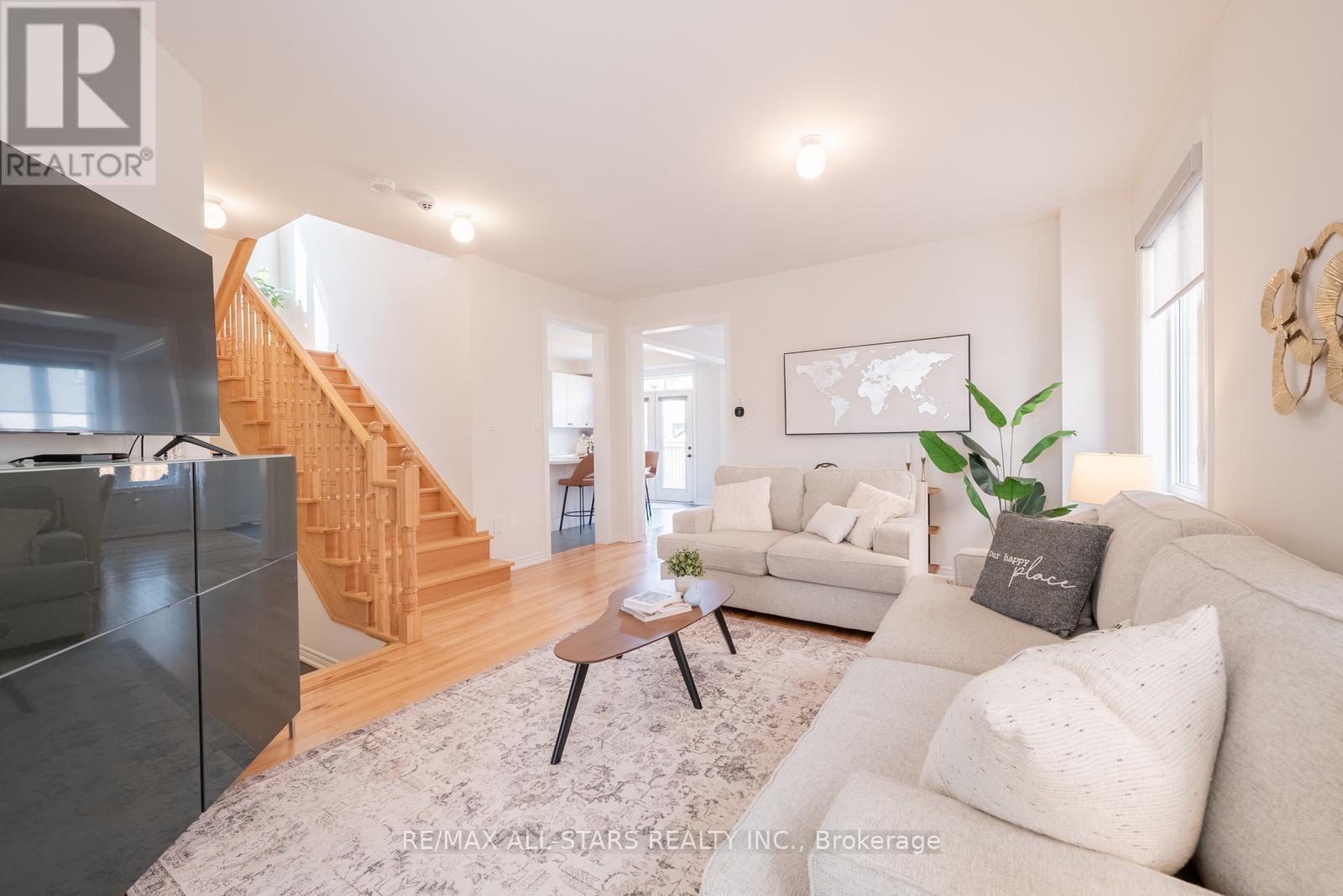 197 Boundary Boulevard, Whitchurch-Stouffville, Ontario  L4A 4W3 - Photo 10 - N12394070