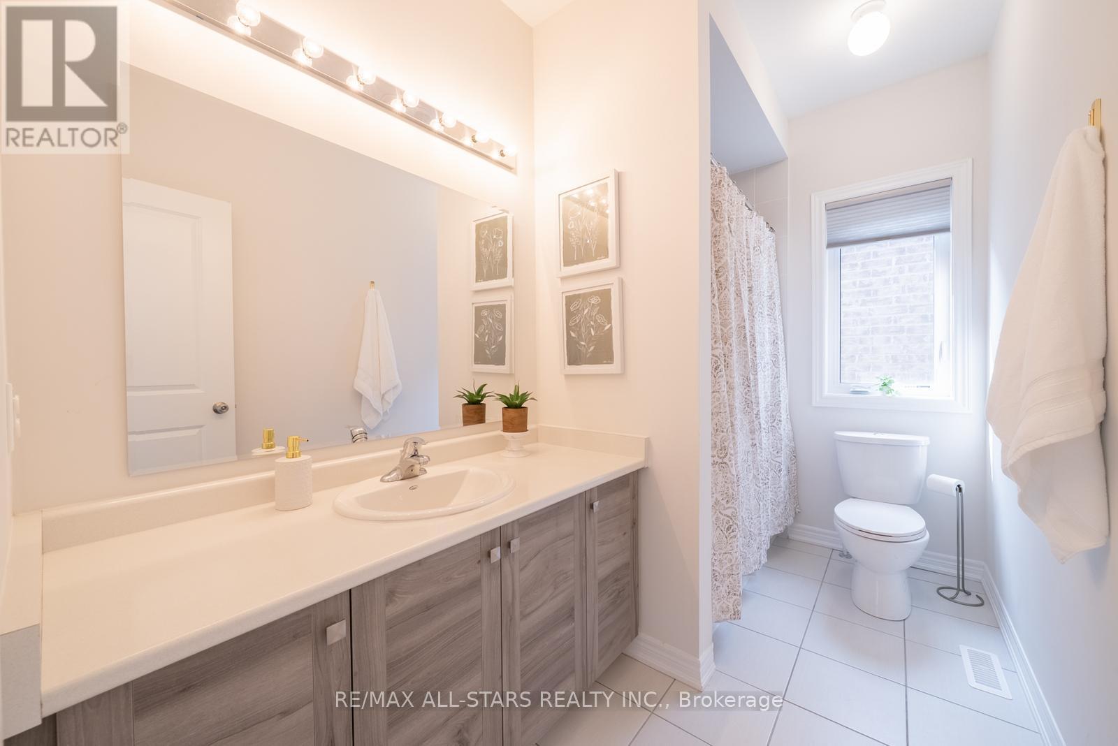 197 Boundary Boulevard, Whitchurch-Stouffville, Ontario  L4A 4W3 - Photo 28 - N12394070