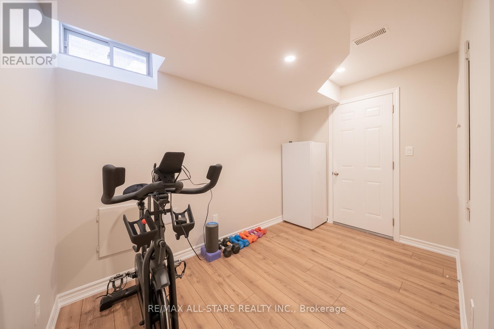 197 Boundary Boulevard, Whitchurch-Stouffville, Ontario  L4A 4W3 - Photo 33 - N12394070