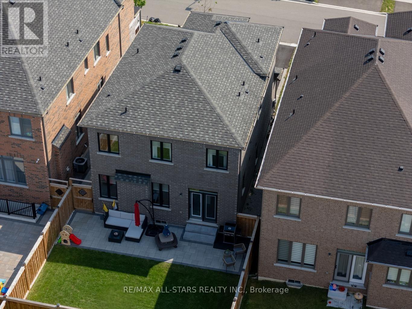197 Boundary Boulevard, Whitchurch-Stouffville, Ontario  L4A 4W3 - Photo 48 - N12394070