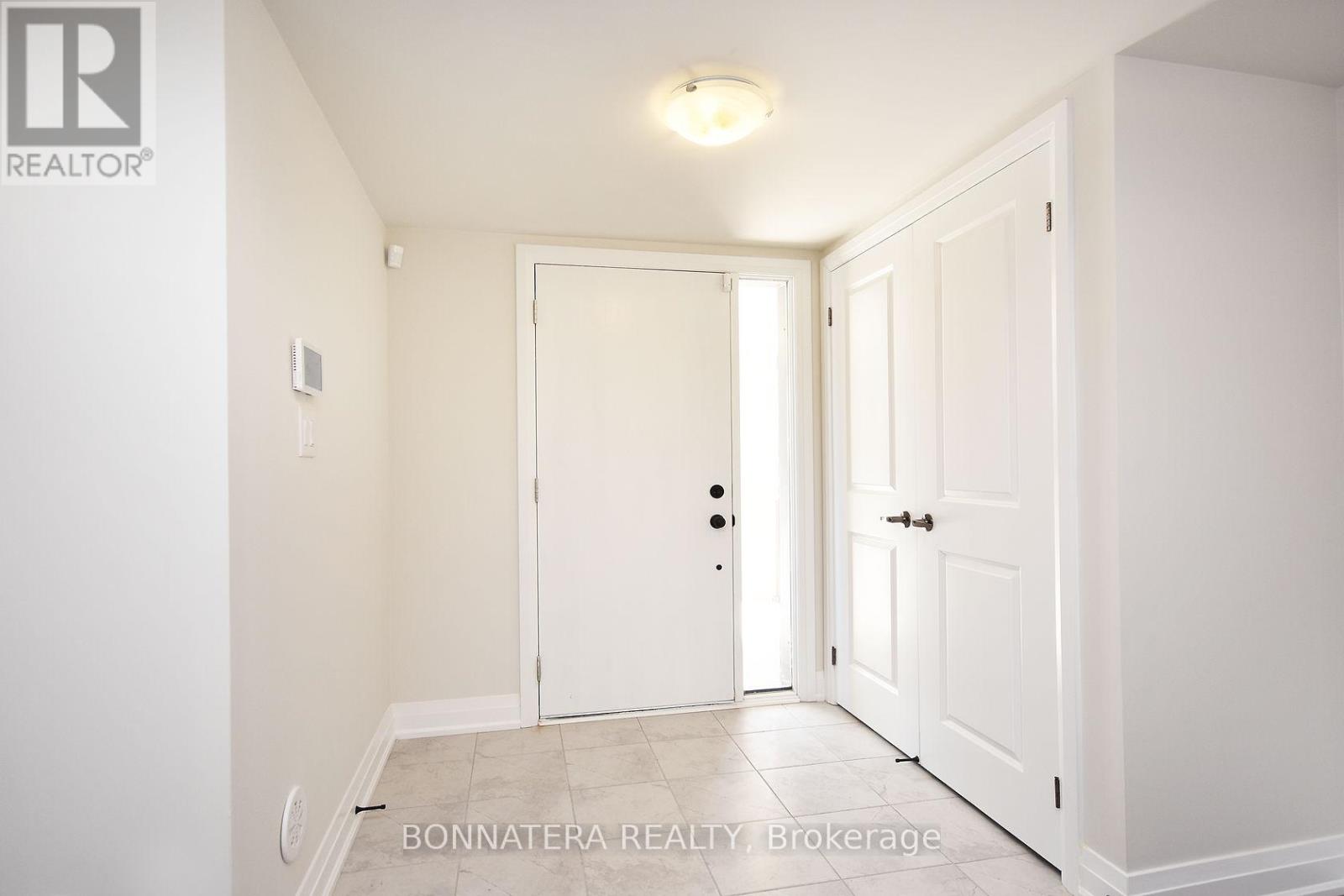 2461 Belt Lane, Oakville, Ontario  L6M 5L9 - Photo 7 - W12324805