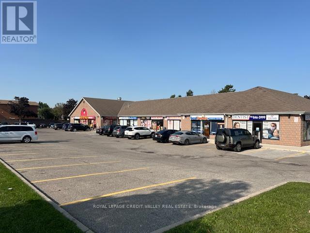 5 - 220 Wexford Road, Brampton, Ontario  L6Z 4N7 - Photo 3 - W12392862