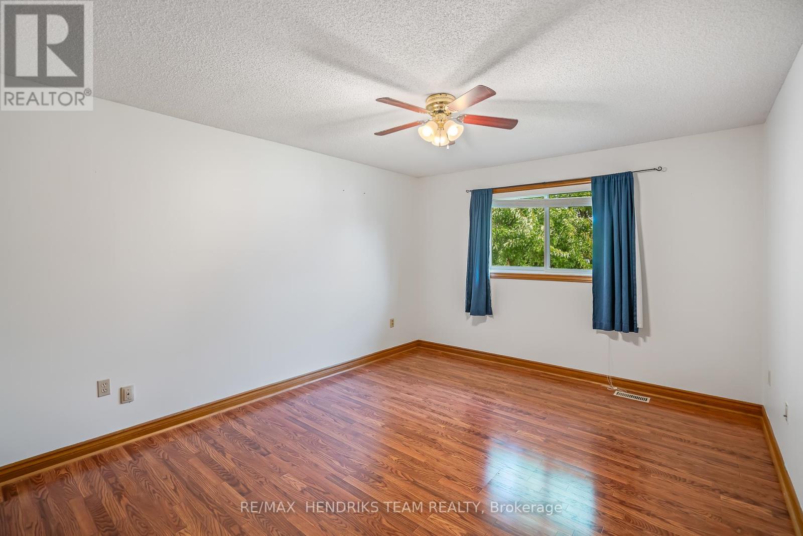 3688 Cardinal Drive, Niagara Falls, Ontario  L2H 2Y1 - Photo 17 - X12394140