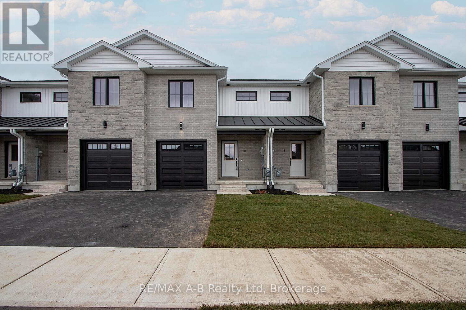 18 LINDA DRIVE, Huron East, Ontario