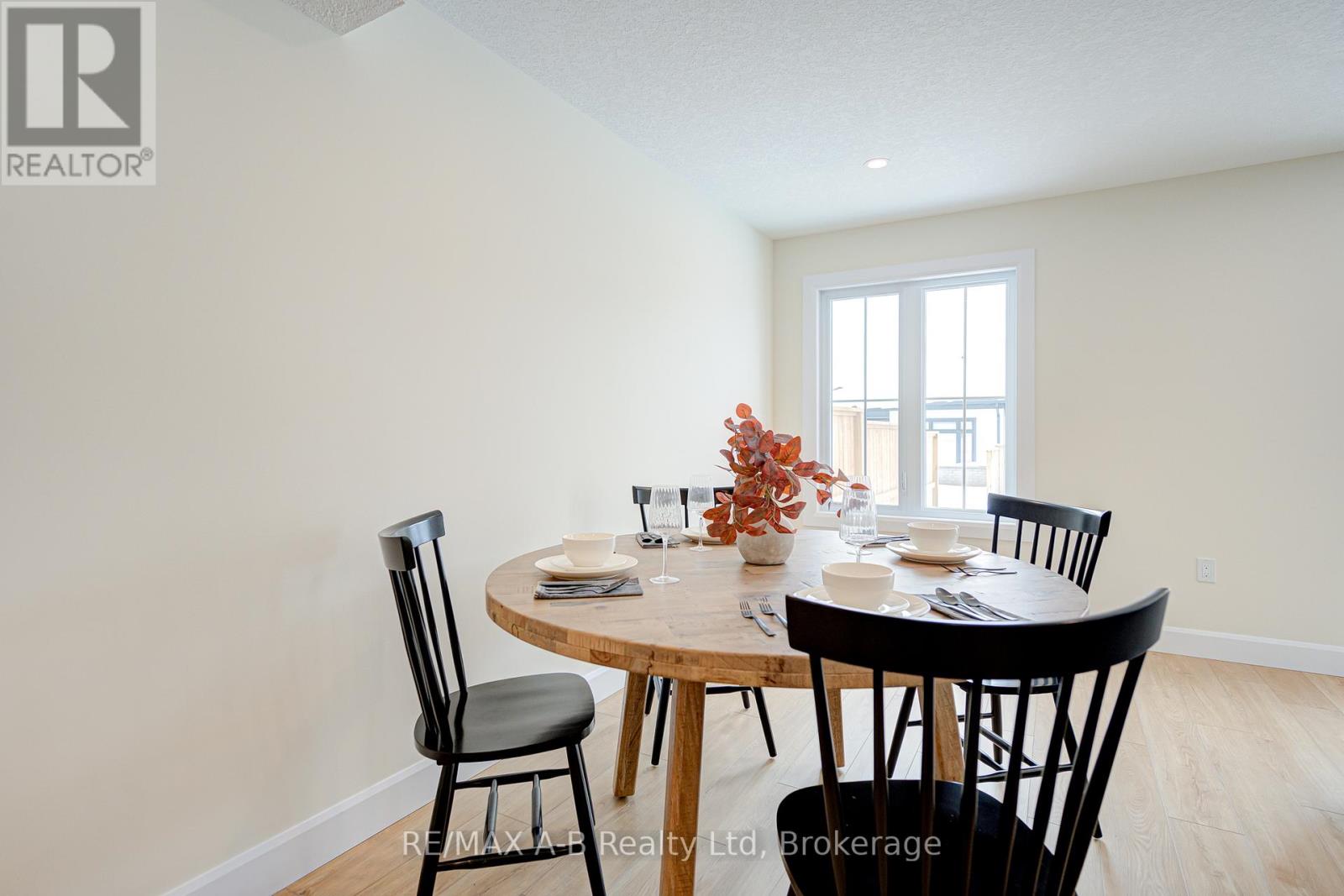 18 Linda Drive, Huron East (Seaforth), Ontario  N0K 1W0 - Photo 16 - X12394141