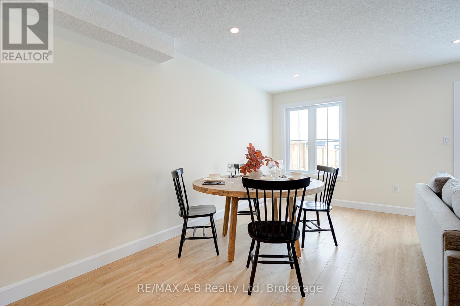 18 Linda Drive, Huron East (Seaforth), Ontario  N0K 1W0 - Photo 18 - X12394141