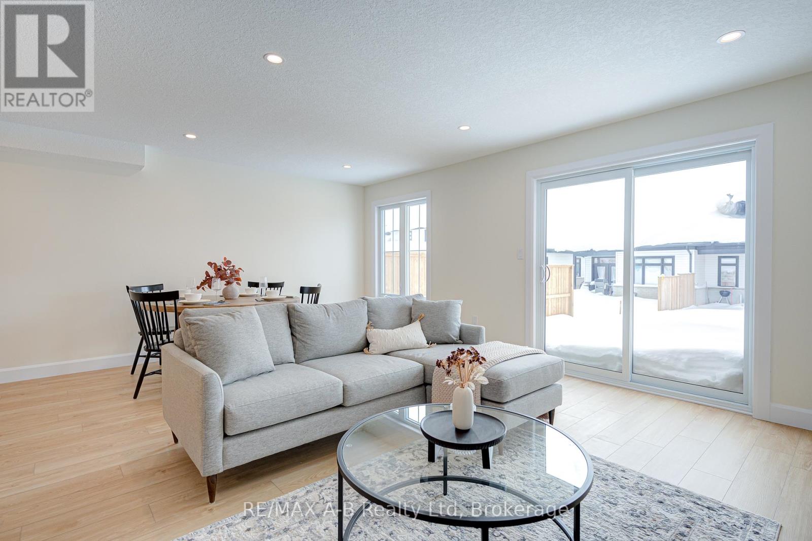 18 Linda Drive, Huron East (Seaforth), Ontario  N0K 1W0 - Photo 23 - X12394141
