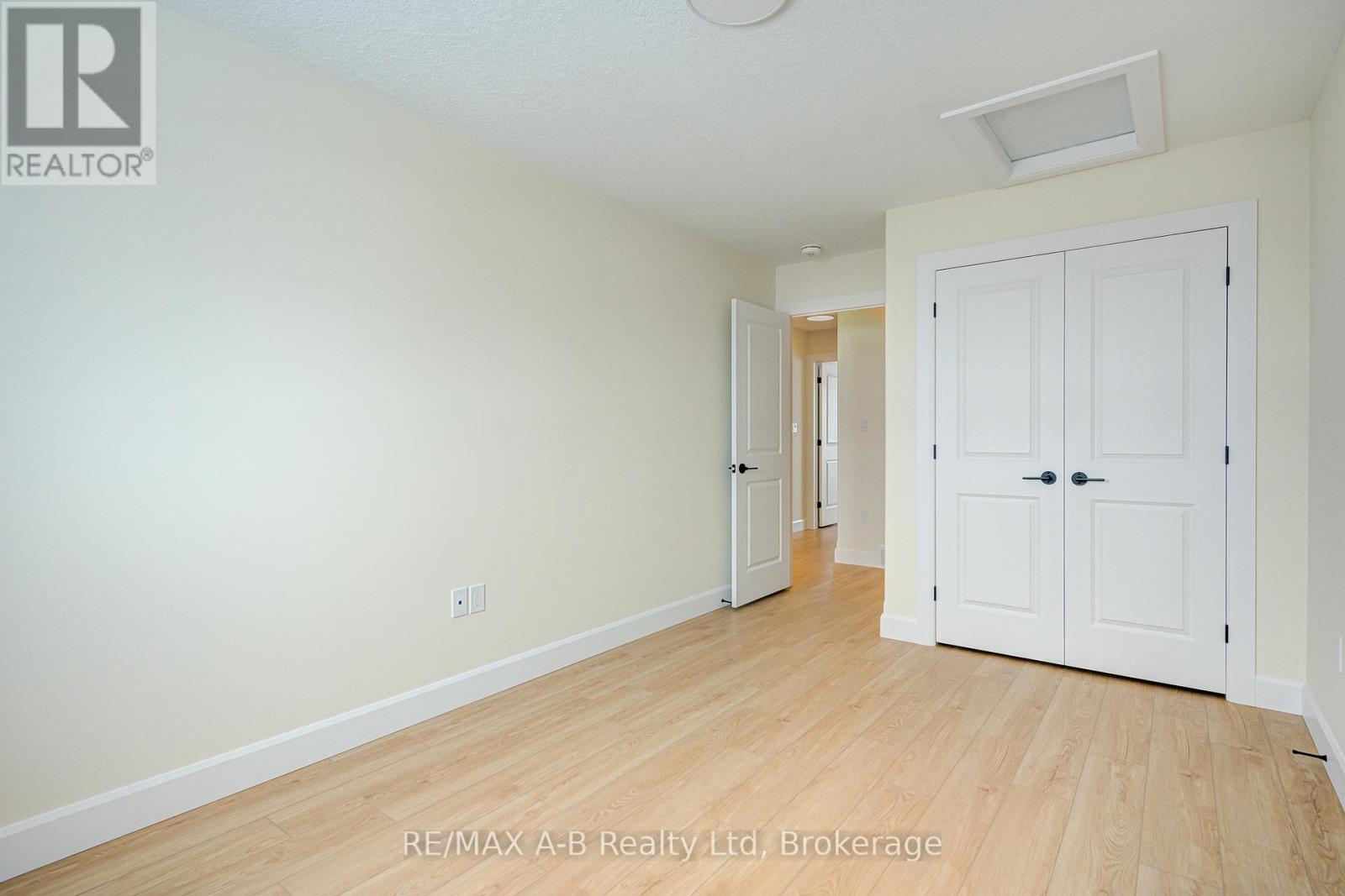 18 Linda Drive, Huron East (Seaforth), Ontario  N0K 1W0 - Photo 35 - X12394141