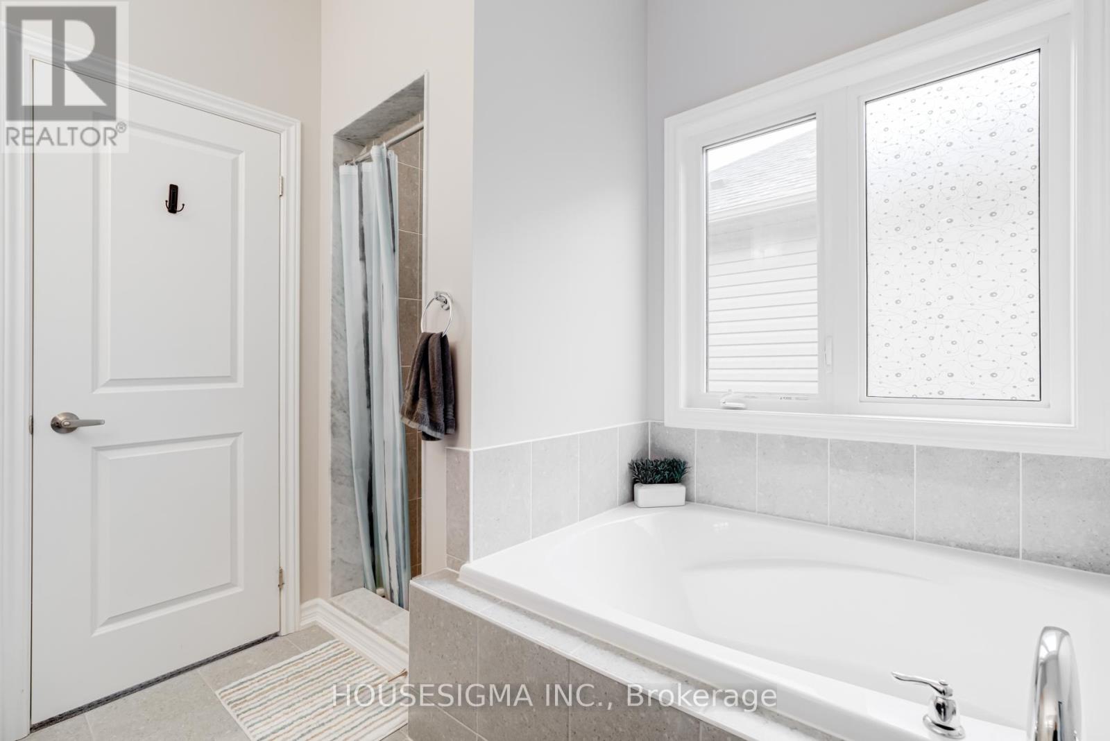 208 Breton Street, Clearview, Ontario  L0M 1S0 - Photo 11 - S12393930