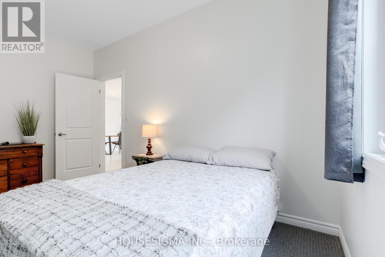 208 Breton Street, Clearview, Ontario  L0M 1S0 - Photo 13 - S12393930