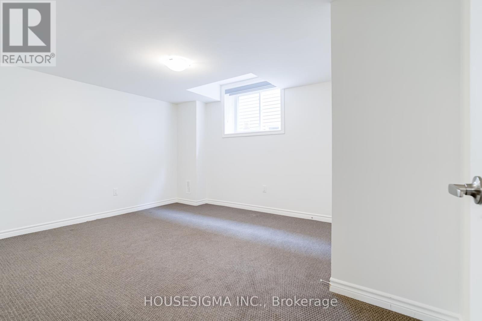 208 Breton Street, Clearview, Ontario  L0M 1S0 - Photo 25 - S12393930