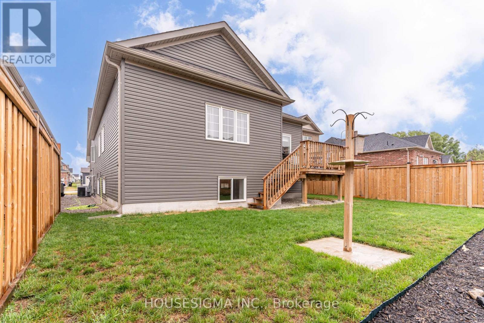 208 Breton Street, Clearview, Ontario  L0M 1S0 - Photo 31 - S12393930