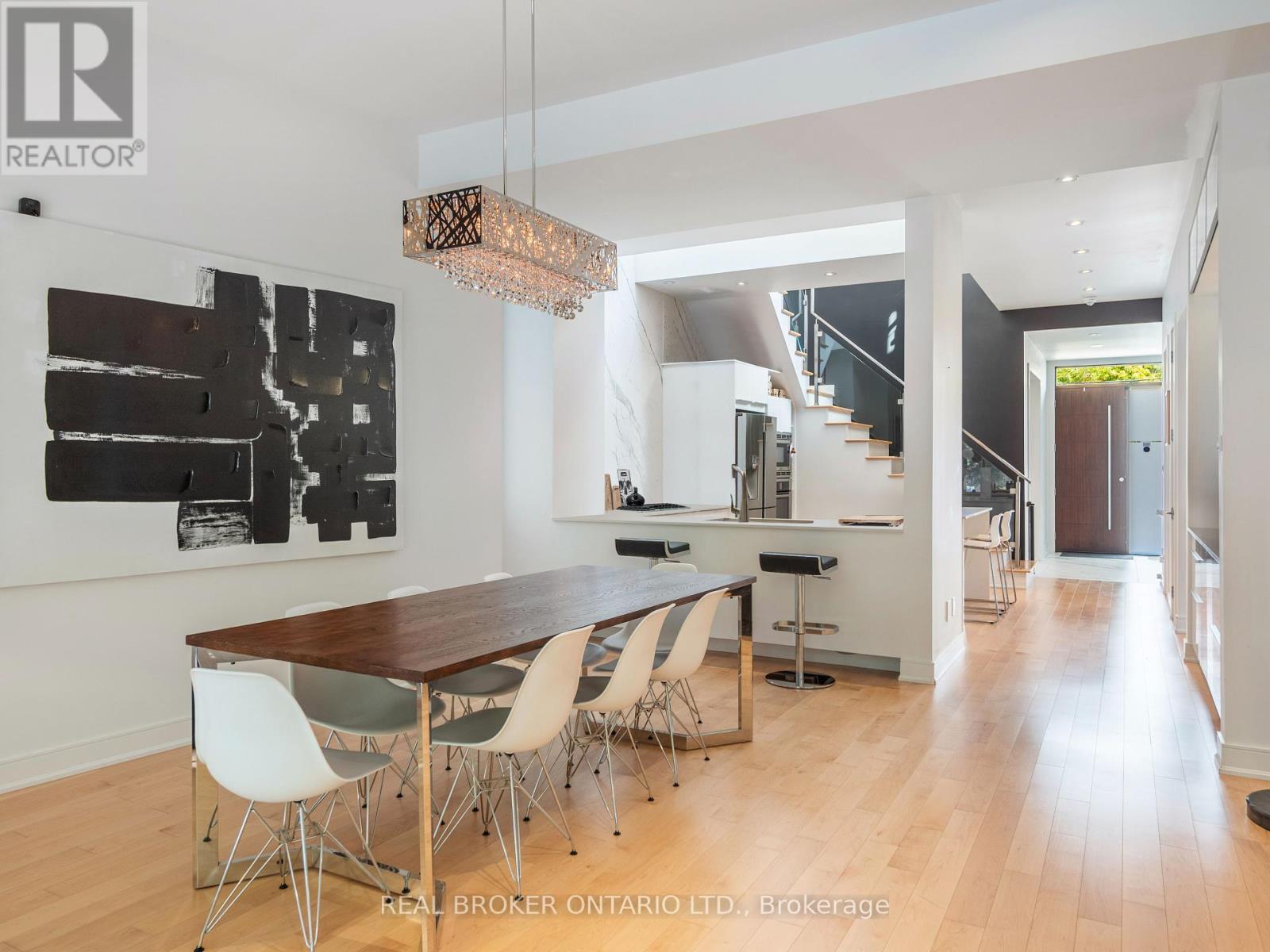 88 South Kingsway Way, Toronto, Ontario  M6S 3T3 - Photo 7 - W12293917