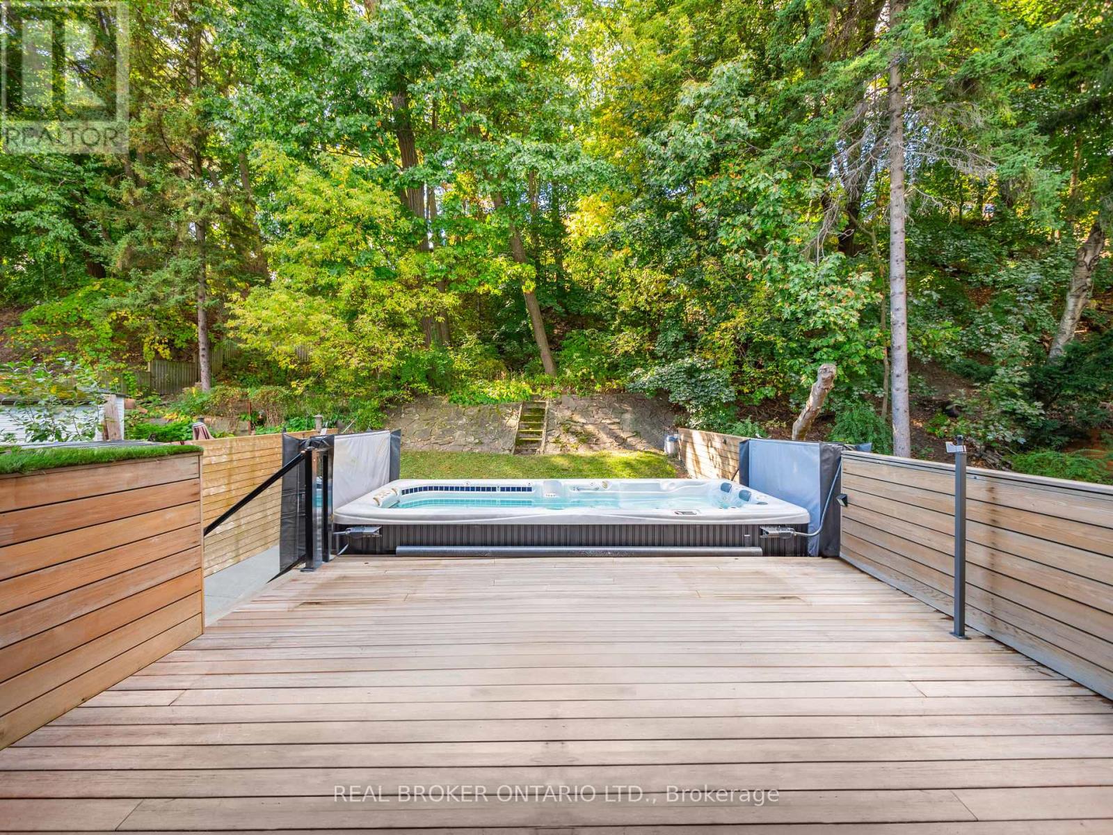 88 South Kingsway Way, Toronto, Ontario  M6S 3T3 - Photo 17 - W12293917