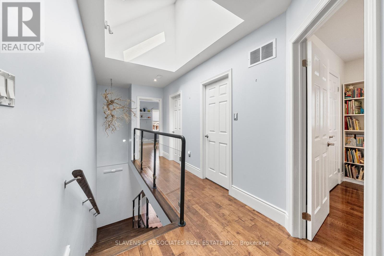 102 Gilbert Avenue, Toronto, Ontario  M6E 4W1 - Photo 23 - W12393947