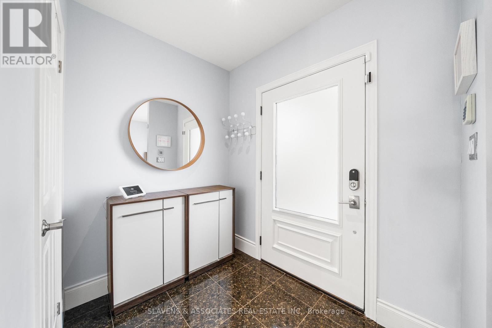 102 Gilbert Avenue, Toronto, Ontario  M6E 4W1 - Photo 6 - W12393947