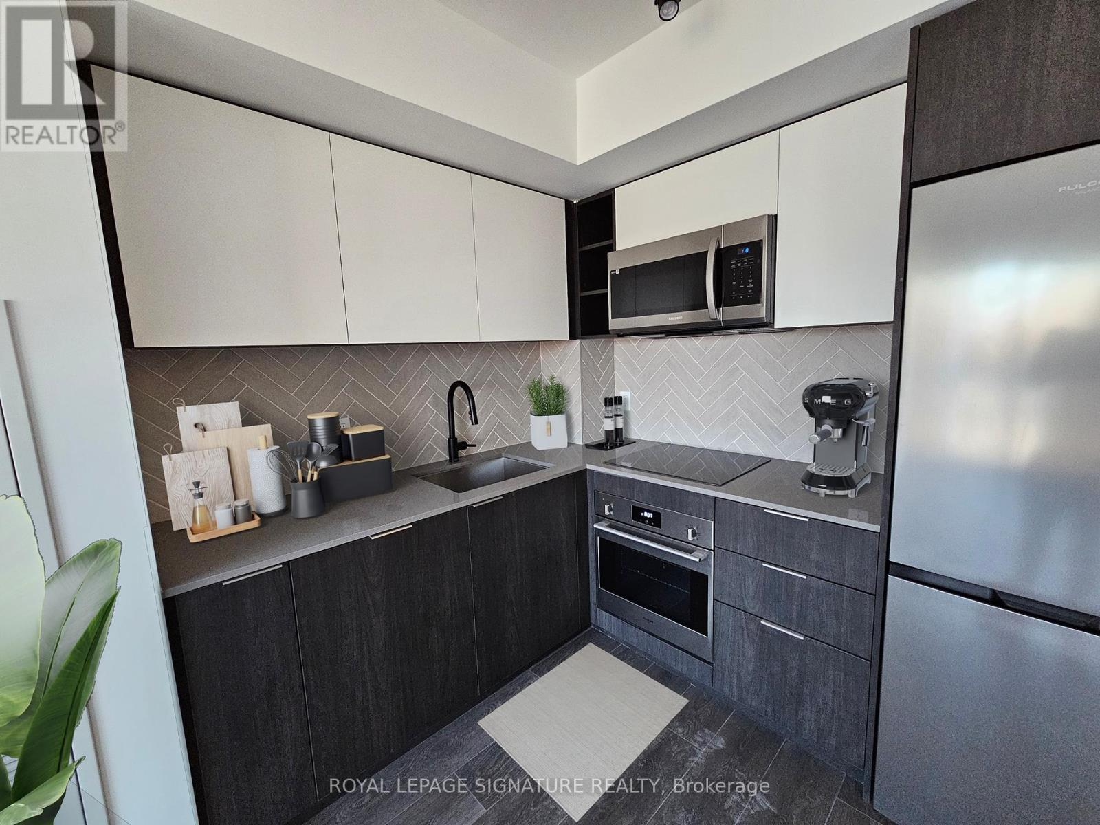 313 - 36 Zorra Street, Toronto, Ontario  M8Z 4Z7 - Photo 2 - W12393958