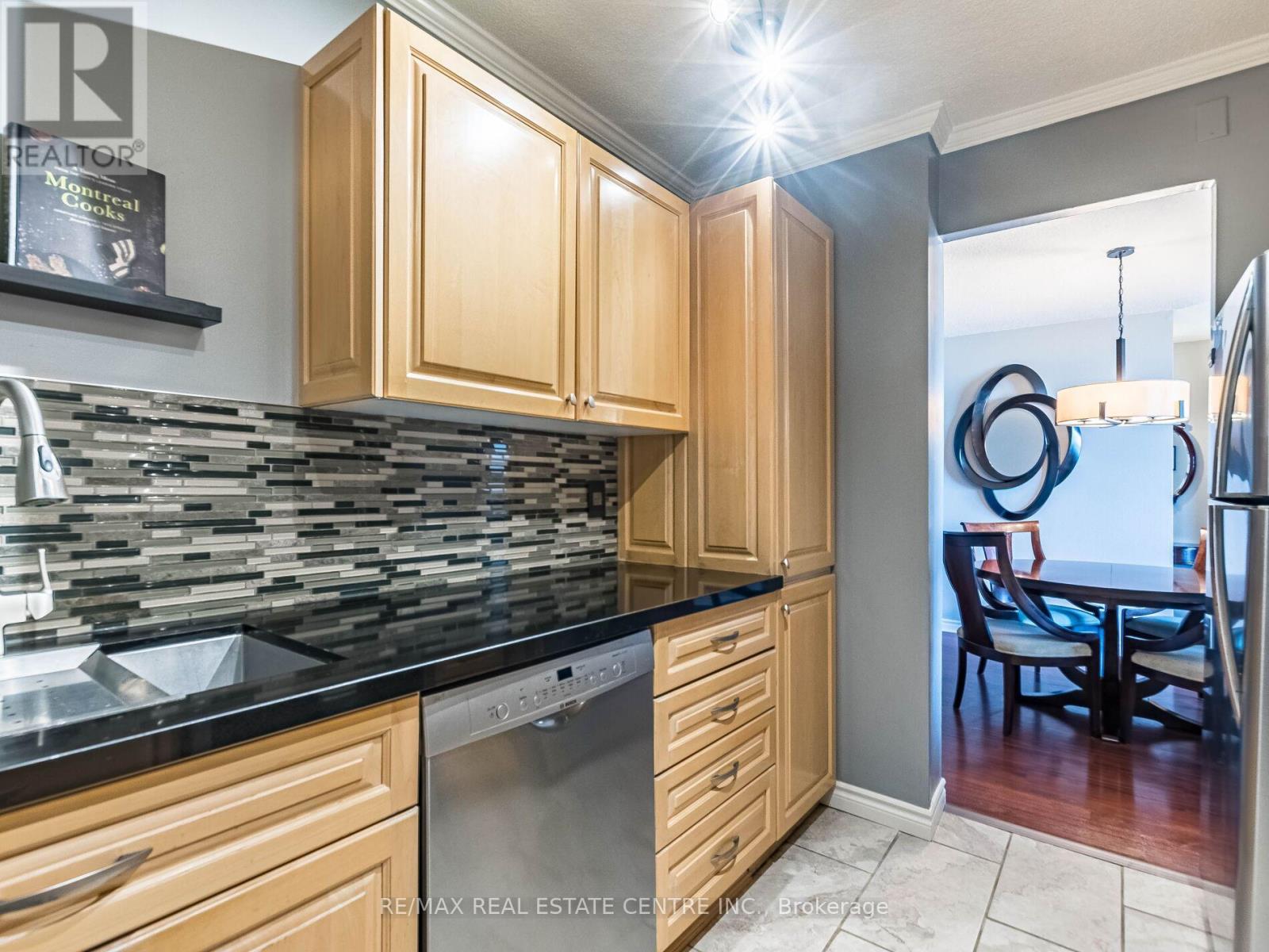 1515 - 50 Mississauga Valley Boulevard, Mississauga, Ontario  L5A 3S2 - Photo 21 - W12394008