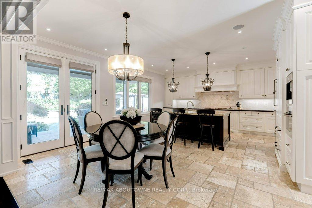 1237 Donlea Crescent, Oakville, Ontario  L6J 1V8 - Photo 13 - W12394022