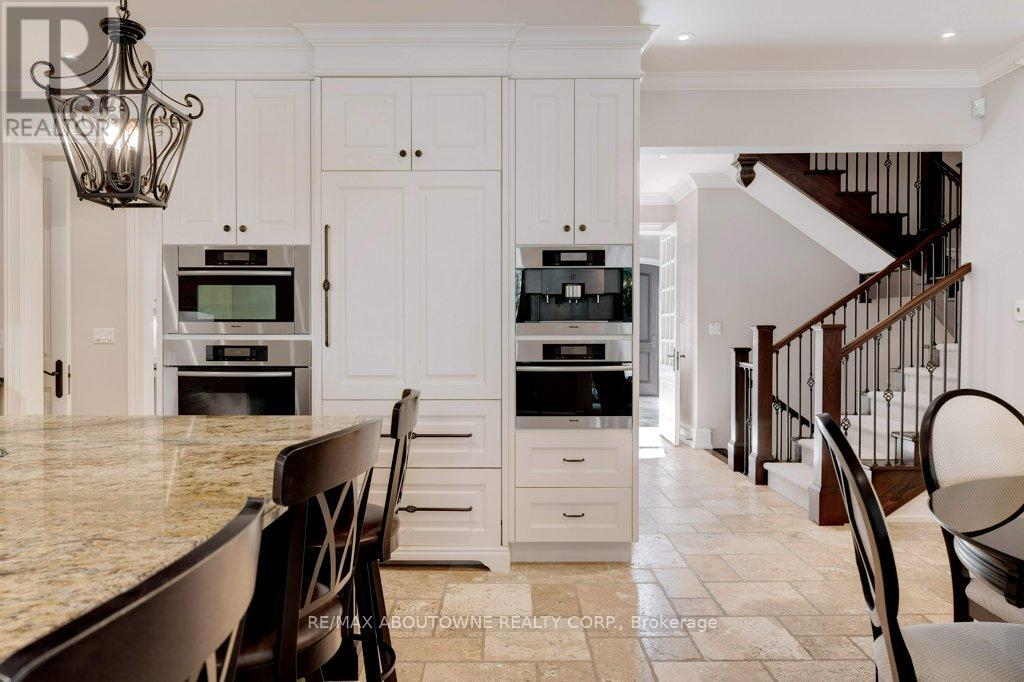 1237 Donlea Crescent, Oakville, Ontario  L6J 1V8 - Photo 16 - W12394022