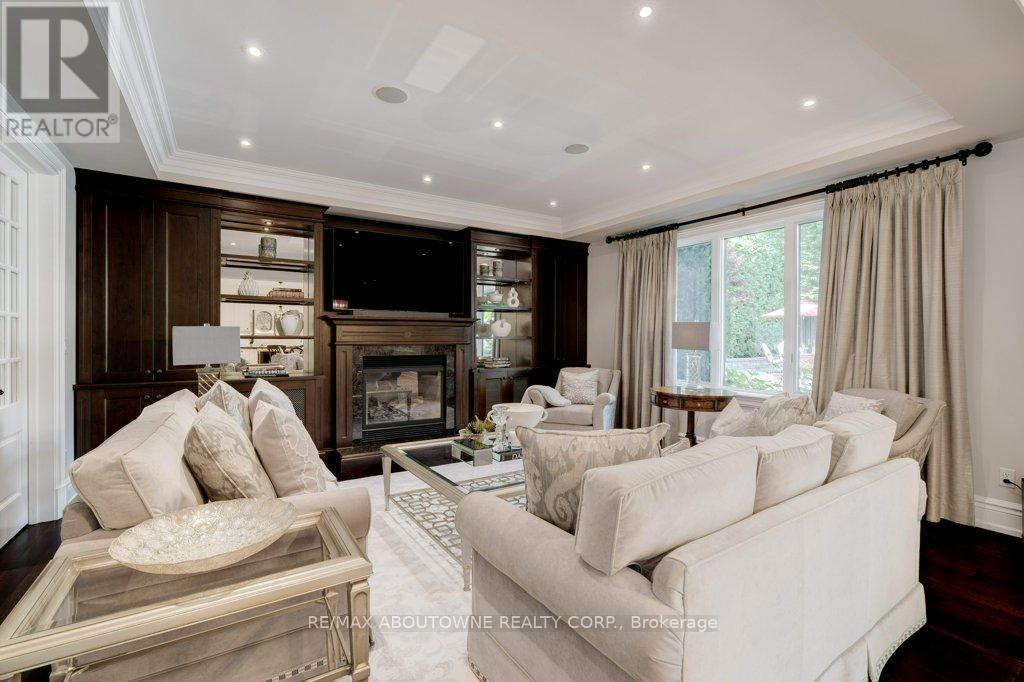 1237 Donlea Crescent, Oakville, Ontario  L6J 1V8 - Photo 19 - W12394022