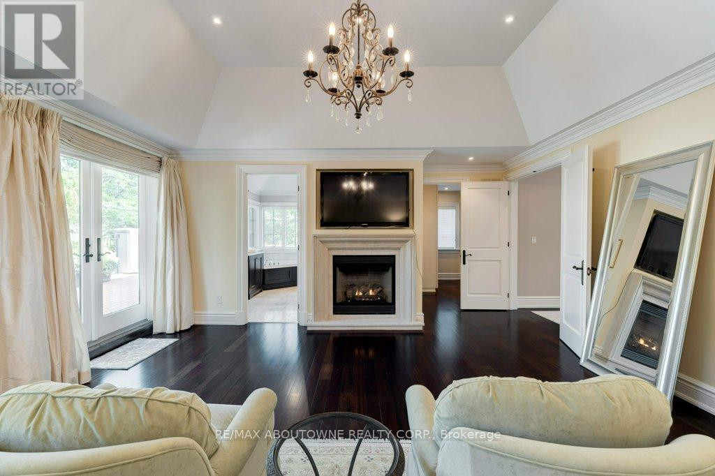 1237 Donlea Crescent, Oakville, Ontario  L6J 1V8 - Photo 32 - W12394022