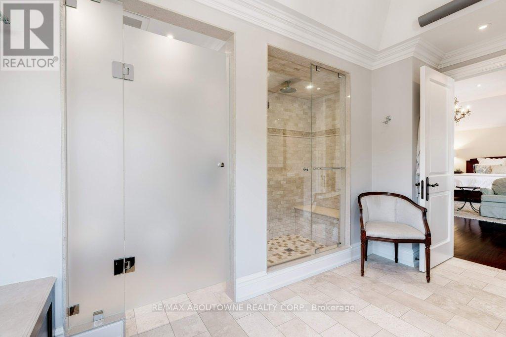 1237 Donlea Crescent, Oakville, Ontario  L6J 1V8 - Photo 34 - W12394022